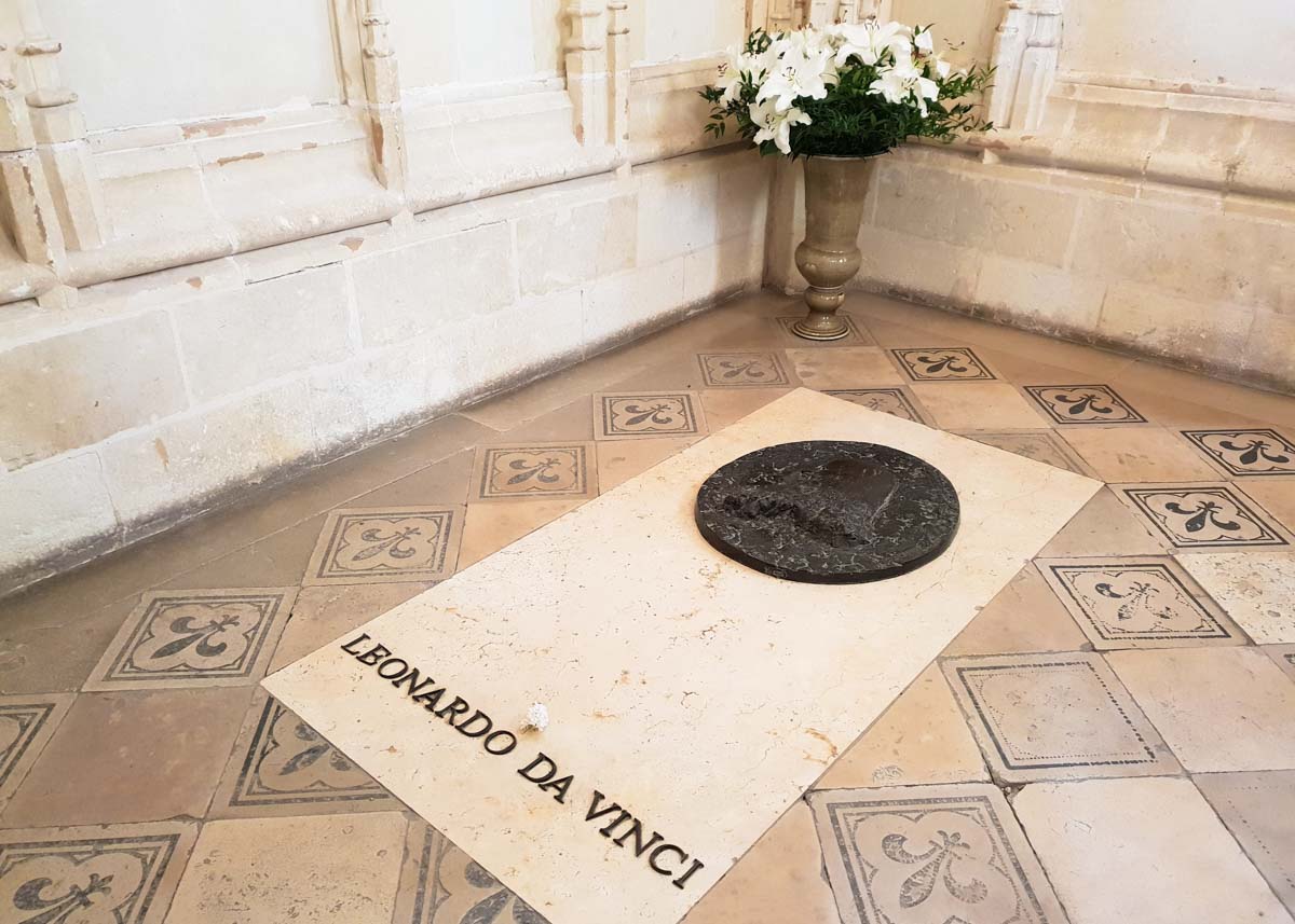 Leonardo da vinci resting place St Hubert Chapel Chambord Castle loire valley Tours city - France Itinerary