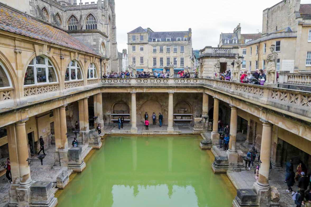 The Roman Baths in Bath - UK Budget Guide in Edinburgh, Wales and London
