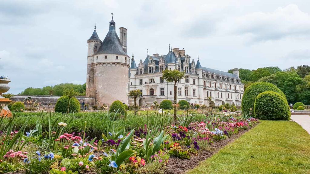 Tours Loire Valley Castle Chenonceau - France Budget Itinerary