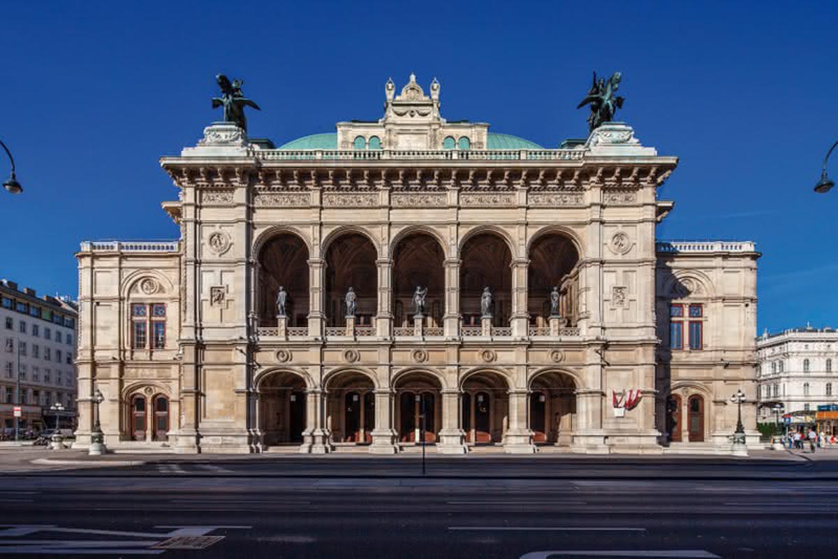 Vienna, State Opera House-The Ultimate Eurail Budget Itinerary (3)