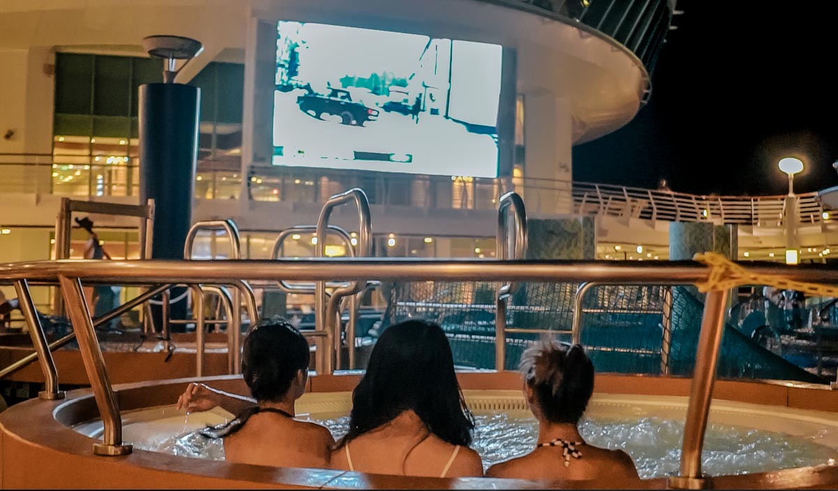 Big Screen Movie Time-5D4N Voyager of the Seas Guide