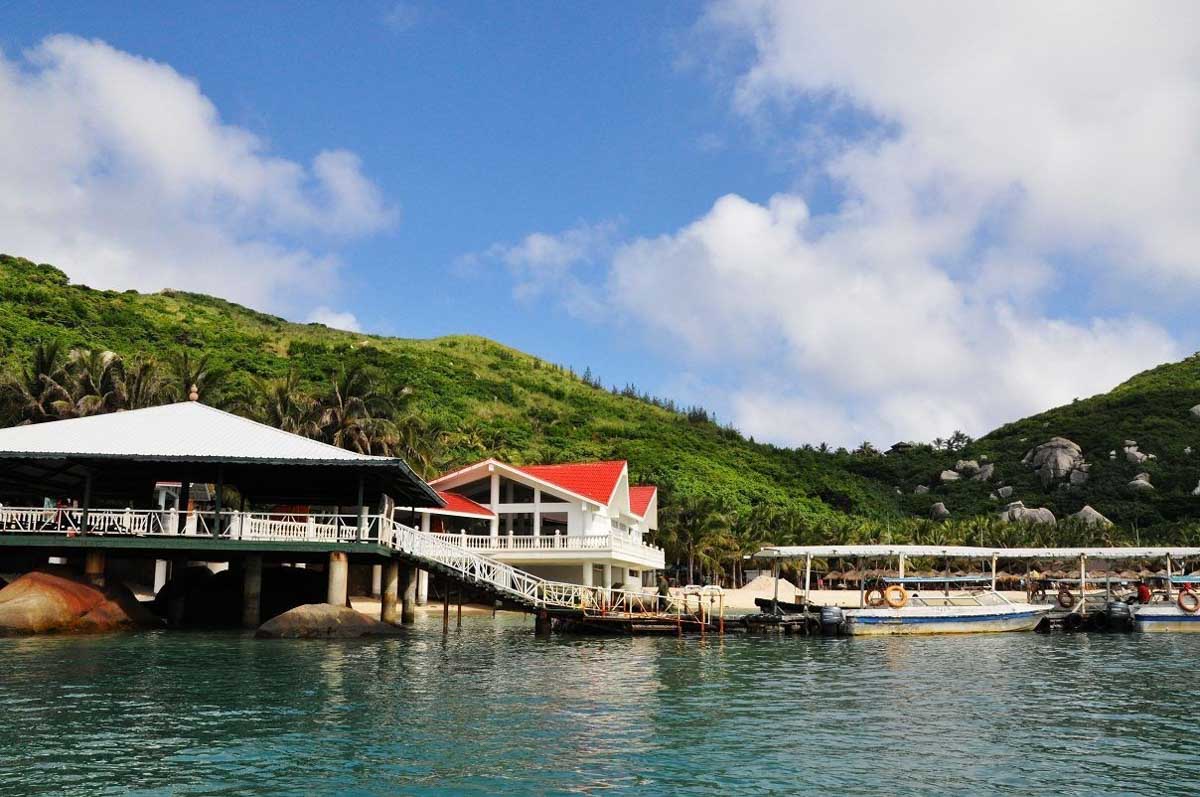 Boundary Island near Hainan - Visit Hainan Island