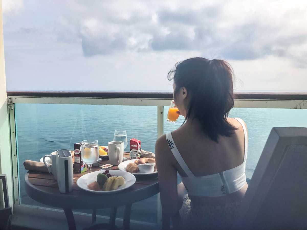 Breakfast in Bed 2-5D4N Voyager of the Seas Guide