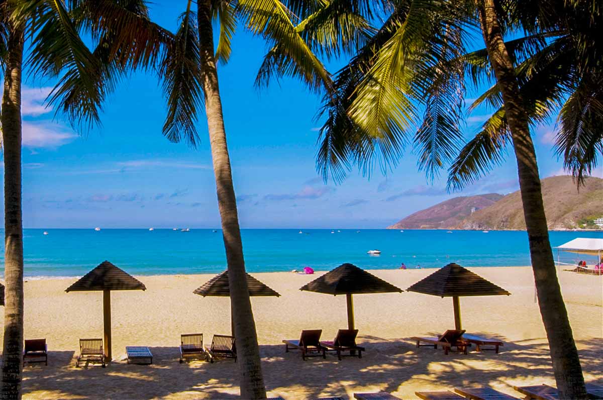 Dadonghai Bay in Sanya - Visit Hainan Island