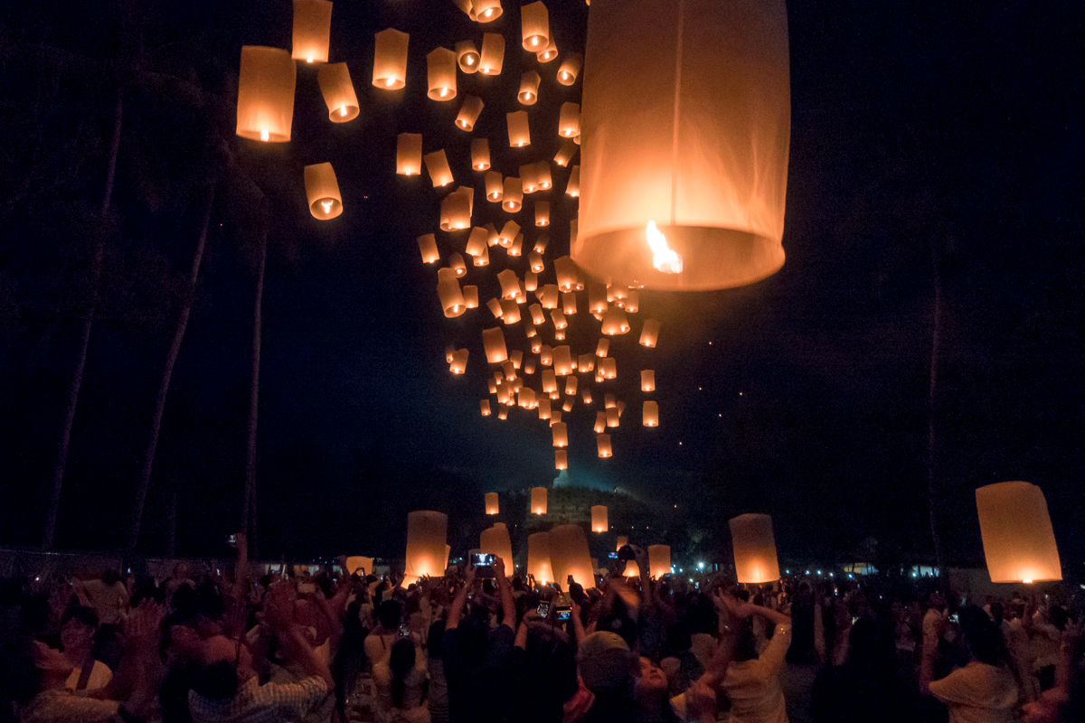 Waisak Lantern Release at Borobudur Candi Temple 2 - Yogyakarta Photography Guide