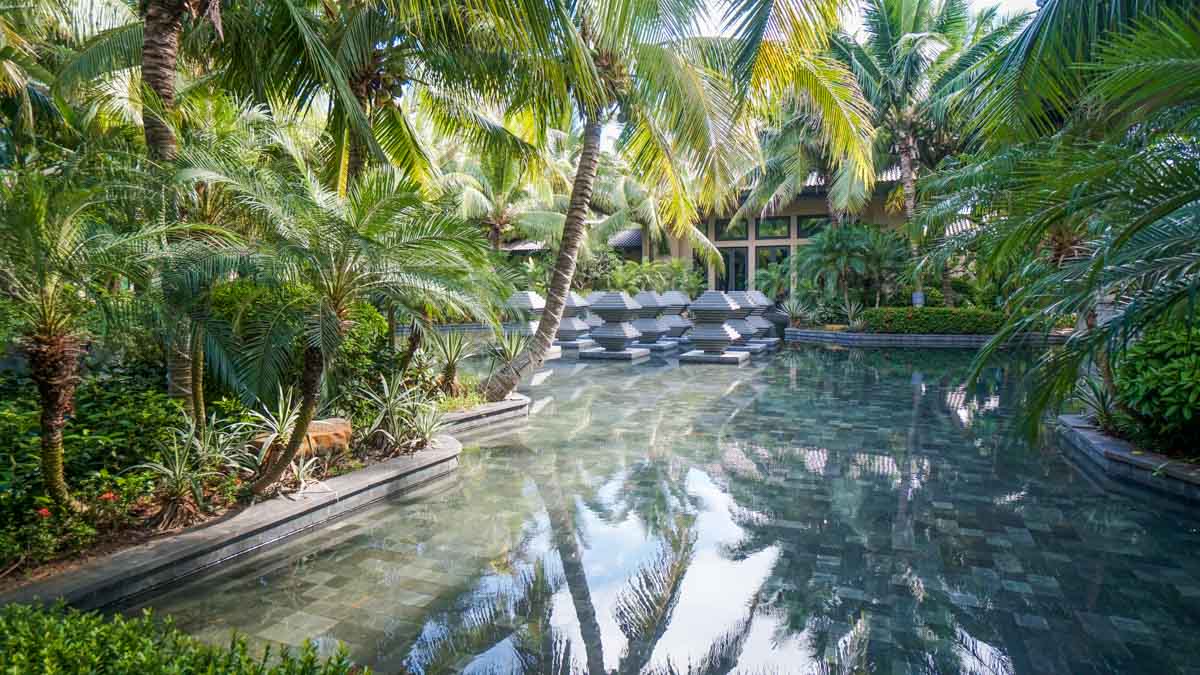 Natural Balinese-Inspired Aesthetic Around Raffles Hainan Hotel Compound - Raffles Hainan Hotel Review