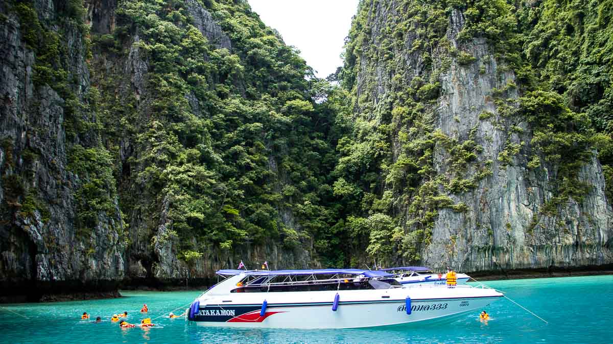 Phi Phi Island Hopping – Ultimate Phuket Guide