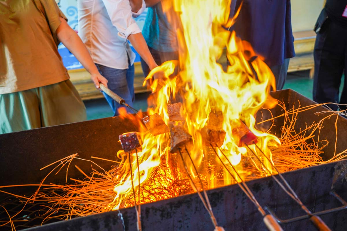 Katsuo no Tataki Grilling Station at Tosa Tataki Dojo - Things to do in Kochi Japan