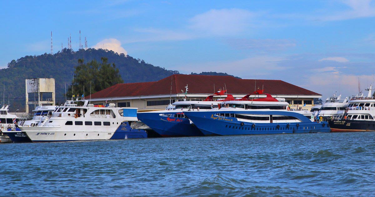 Public Ferry to Phi Phi Island - Phuket Island Hopping _