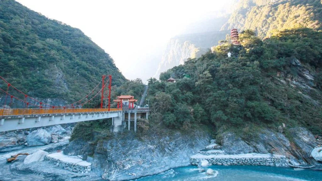 Eastern Taiwan Itinerary - Hualien Taroko Cimu Bridge