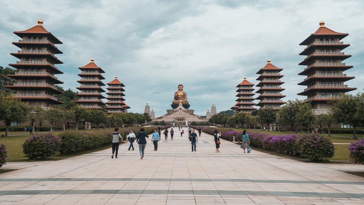  Kaohsiung fo guang shan big buddha - Eastern Taiwan Itinerary 