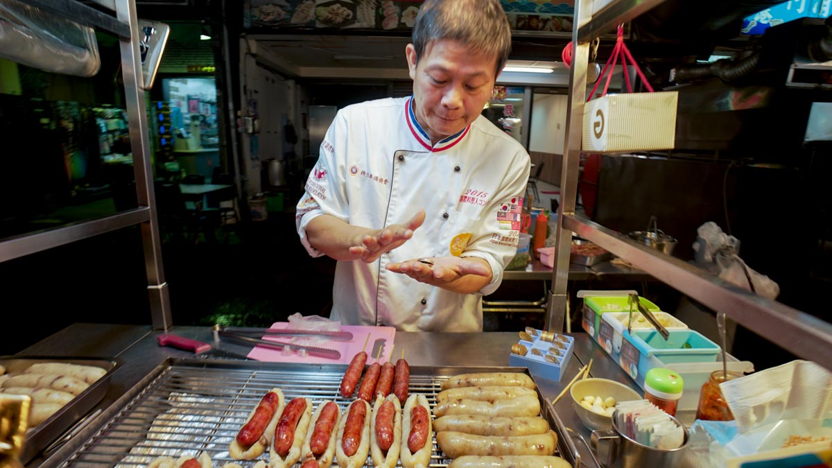 Kaohsiung liuhe night market sausage stall - Eastern Taiwan Itinerary 