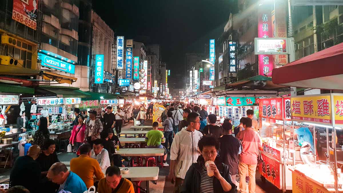 Kaohsiung liuhe night market - Eastern Taiwan Itinerary 