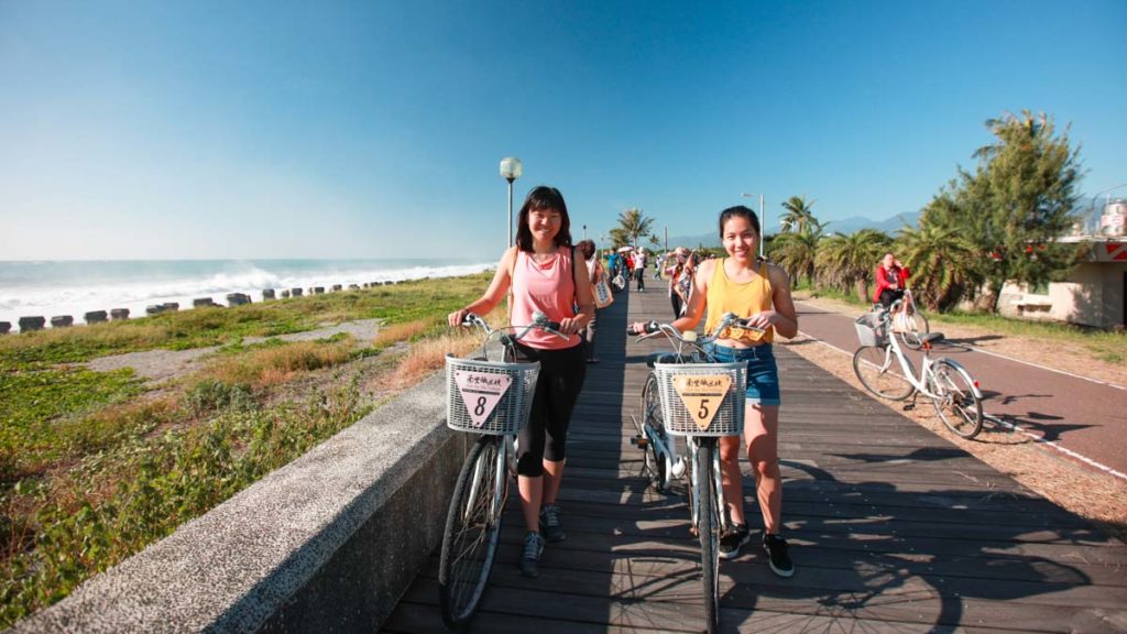 Eastern Taiwan Itinerary - Taitung haibin park cycling by the sea