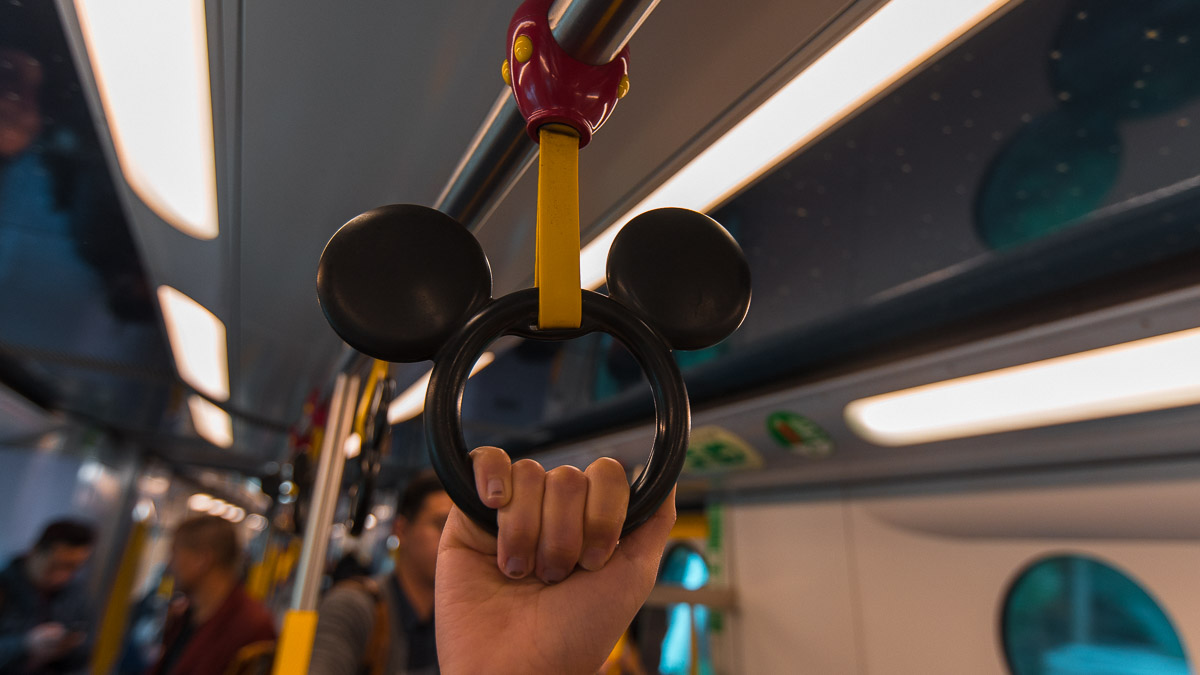 Disney Express - Hong Kong Disneyland Guide