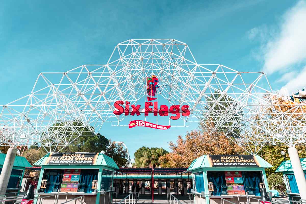 Entrance to Six Flags Magic Mountain - Los Angeles Theme Parks