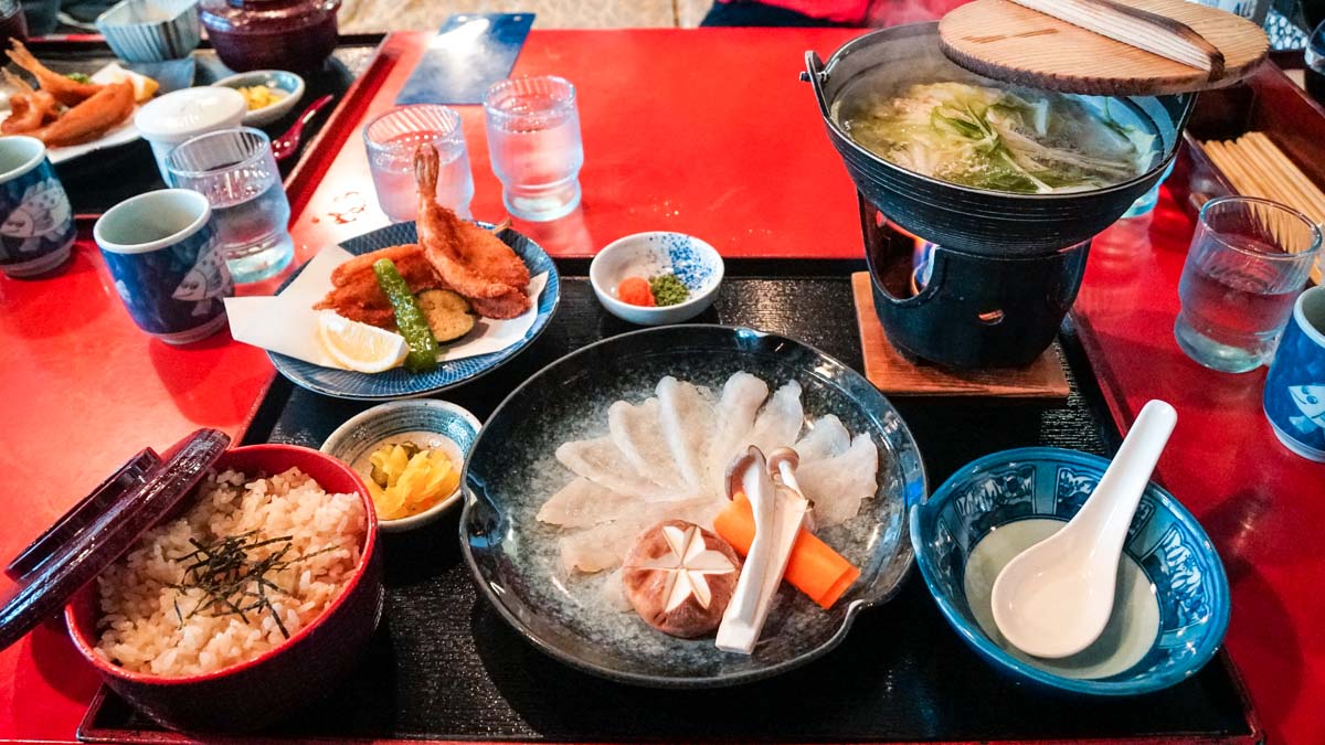 Fukunoseki restaurant fugu Shimonoseki - Japan Kyushu Itinerary