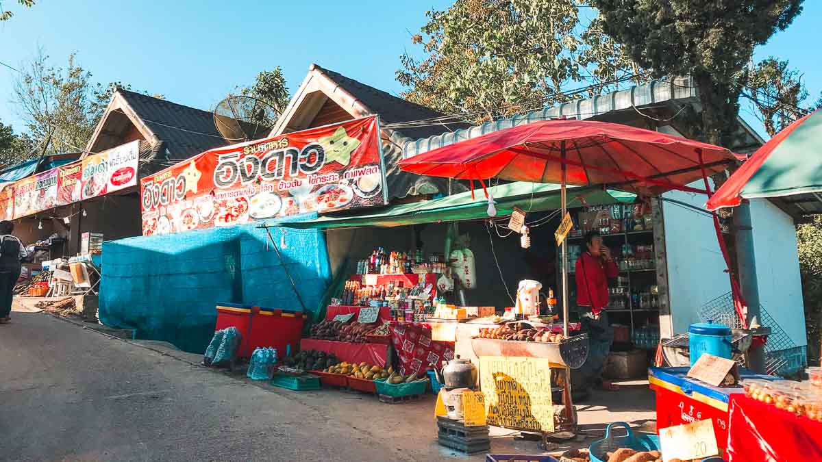 Phu Thap Boek Shops - Khao Kho Itinerary