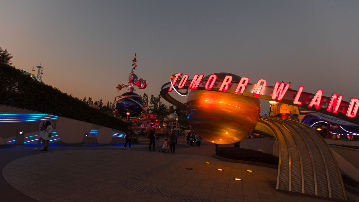 Tomorrowland - Hong Kong Disneyland Guide