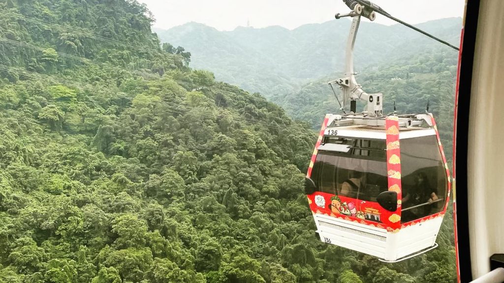 Gondola Ride - Maokong Guide