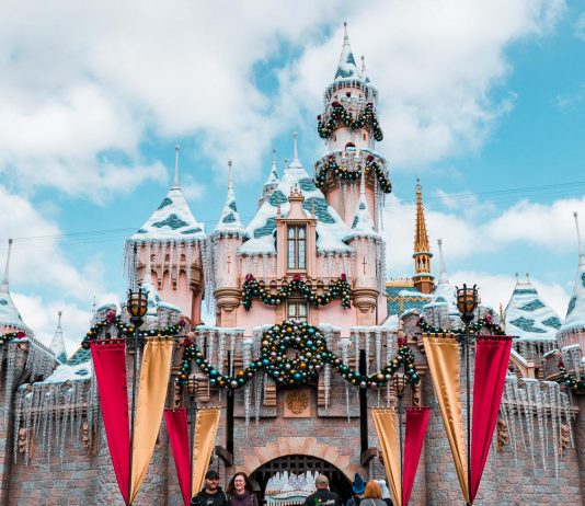 Featured Disney Castle - Disneyland California Guide
