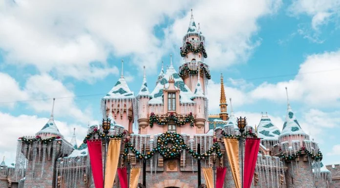 Featured Disney Castle - Disneyland California Guide