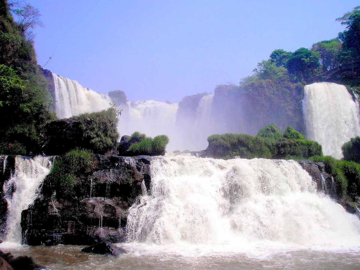 Monday's Falls Waterfall in Paraguay - Countries and Cities You Pronounce Wrongly