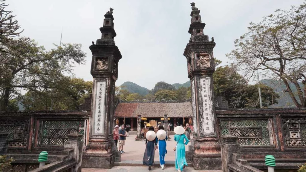 Hoa Lu Tour temple — ninh binh itinerary