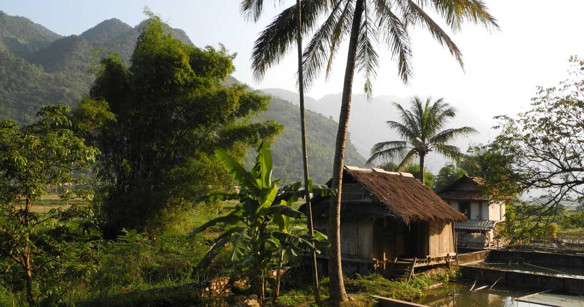 Mai Chau Landscapes -Halong-Bay-Ninh-Binh-Trang-An-Cat-Ba-Island-Mai-Chau-Perfume-Pagoda-and-Sapa