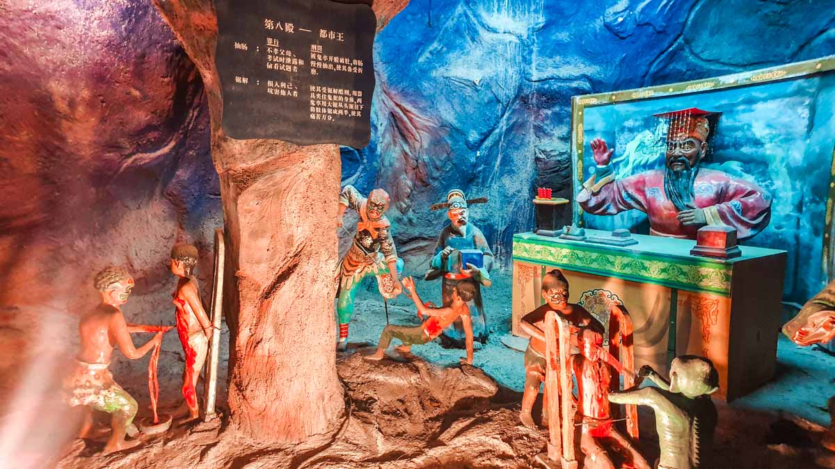 Haw Par Villa Ten Levels of Hell - Reasons to love and hate Singapore 新加坡