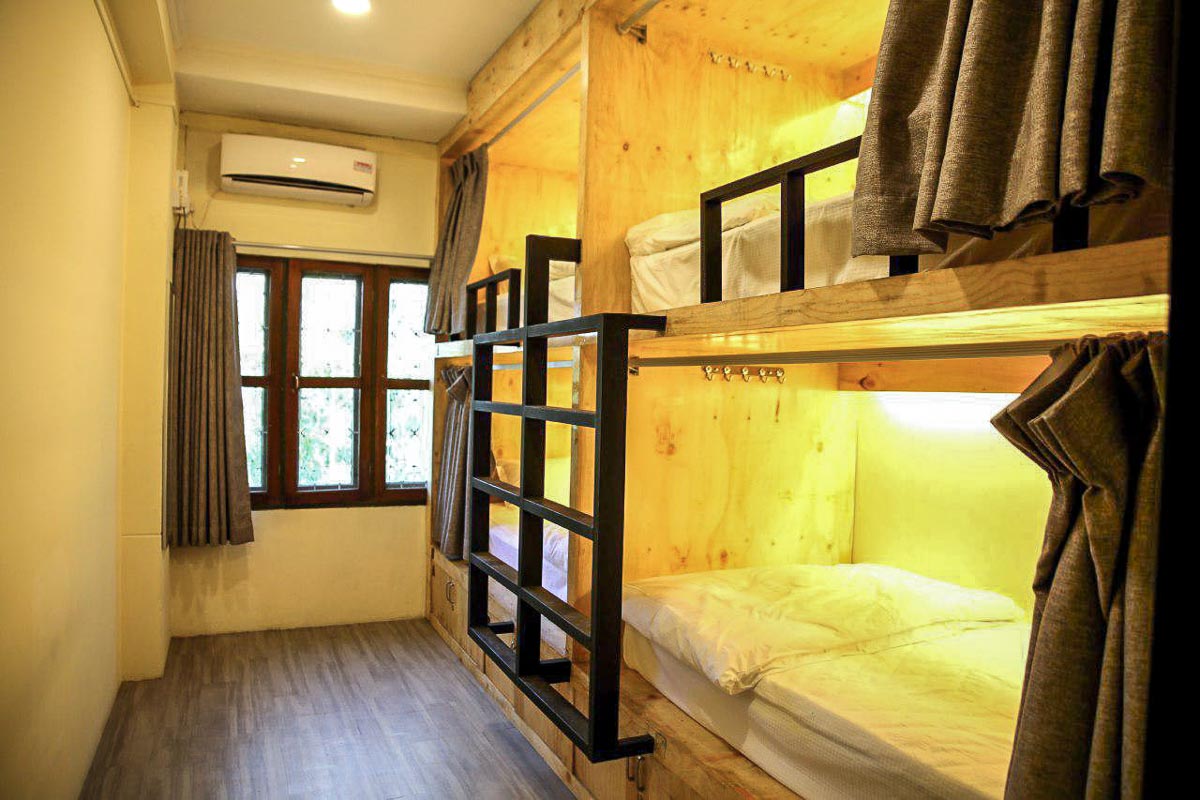 Mansion Hostel 7 - Singaporeans Around the World