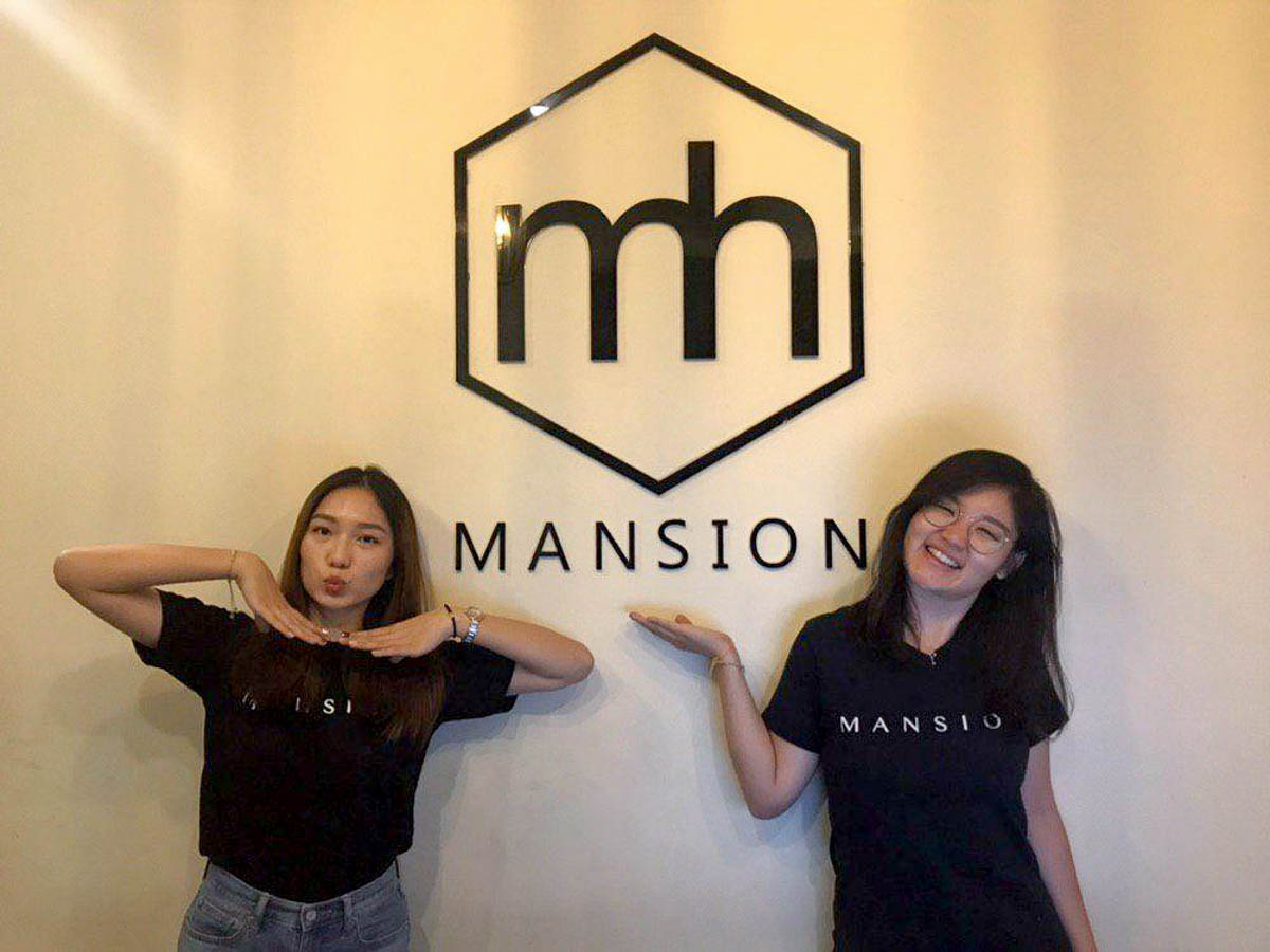 Mei Fang & Hui Shi - Singaporeans Around the World Mansion Hostel