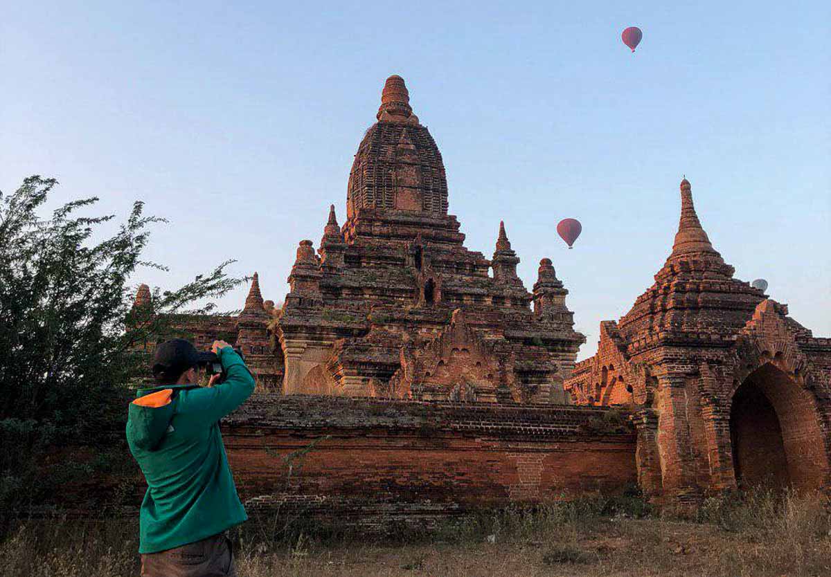 Photo Taking at Ta Wet Hpaya - Bagan Itinerary