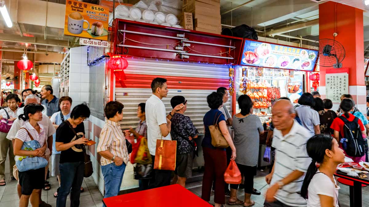 Queue at Singapore hawker centre - Reasons to love and hate Singapore 新加坡