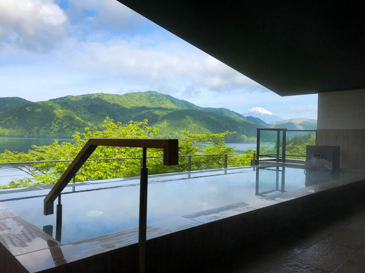 Ryuguden Hotel Onsen Overlooking Lake Ashi and Mount Fuji - Top 10 Places to Visit in Hakone