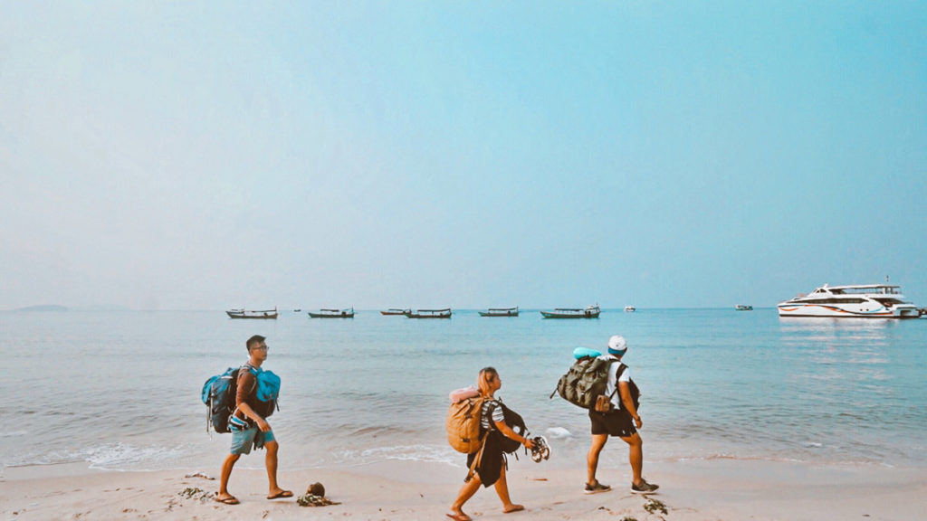 Backpacking on the beach - multi currency cards