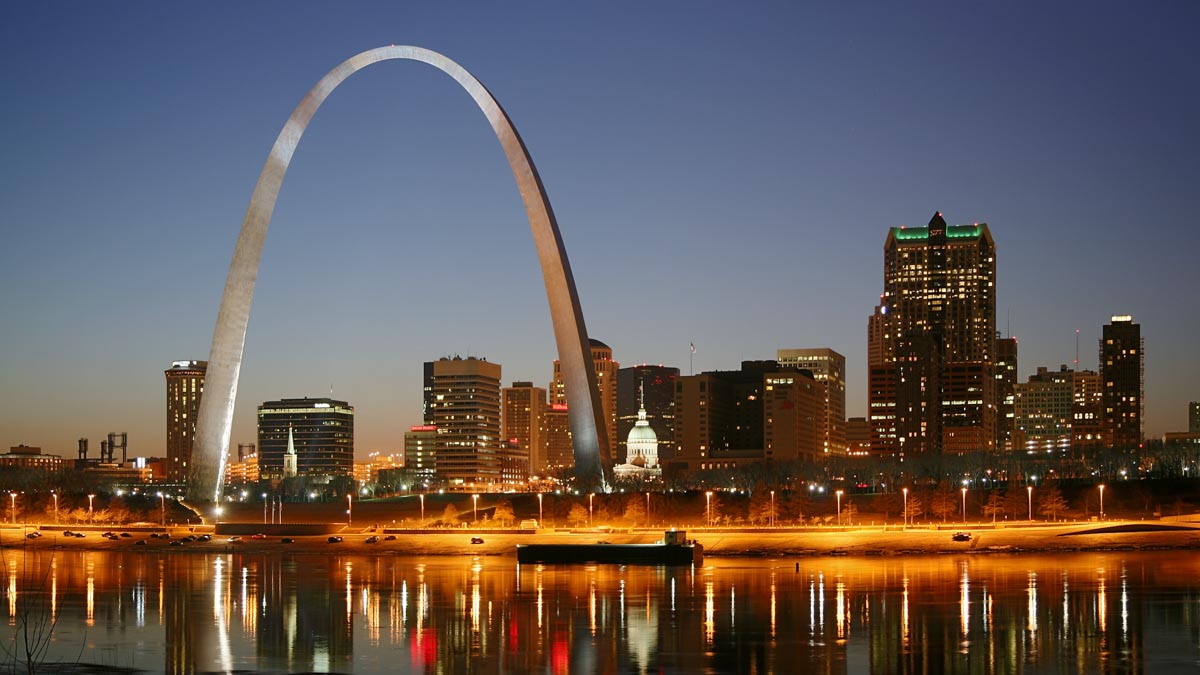 Gateway Arch in St. Louis Missouri, Route 50 - USA road trip