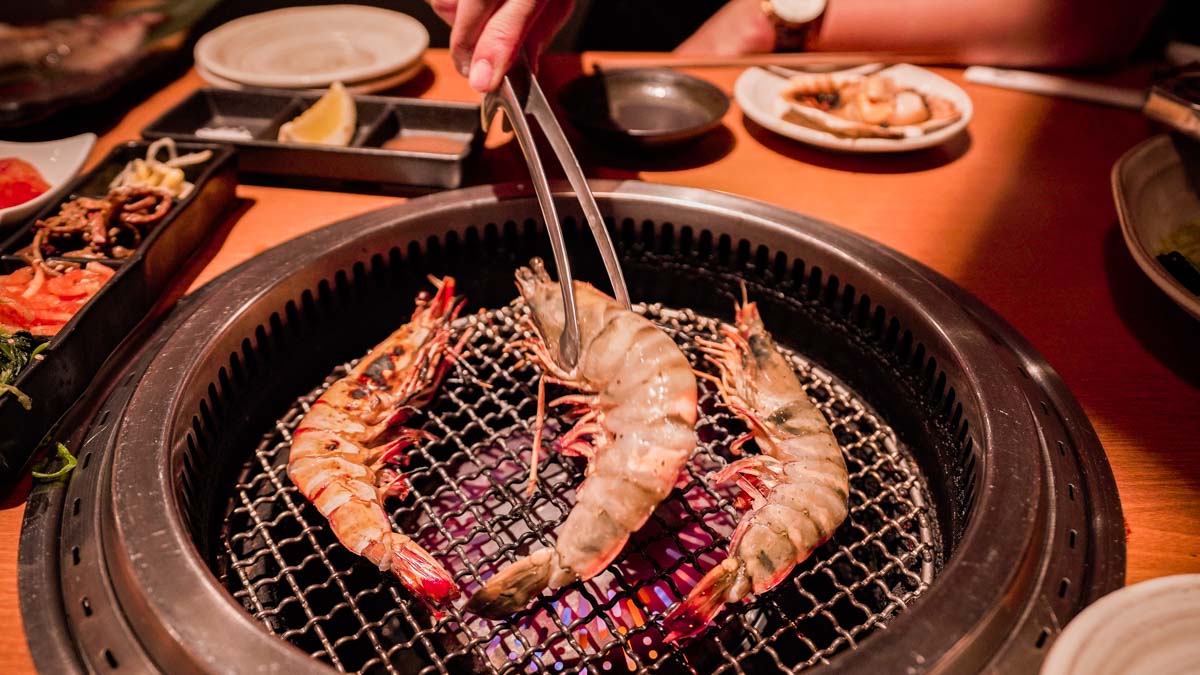 Grilled shrimps at Ginza Enzo - Things to eat in Tokyo