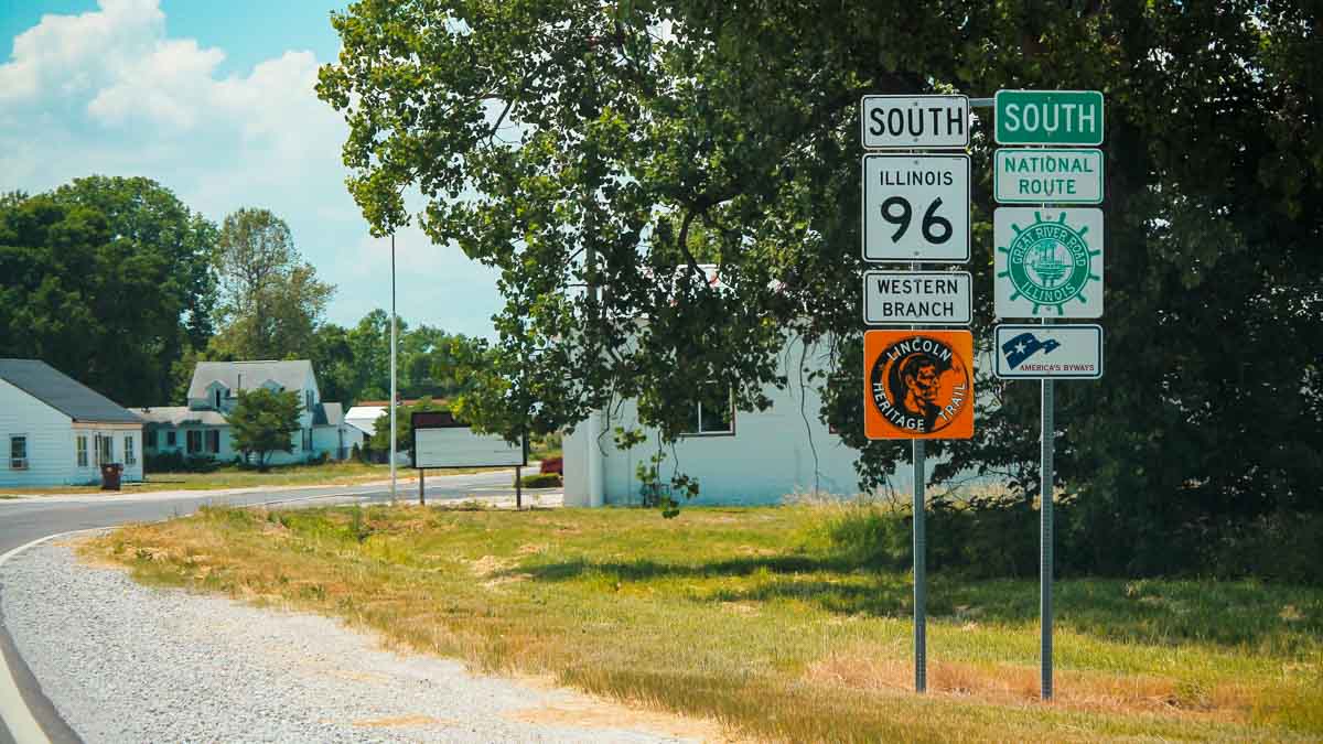 The Great River Road sign - USA road trip