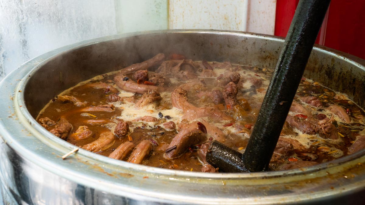 Duck neck preparation - things to eat in central china