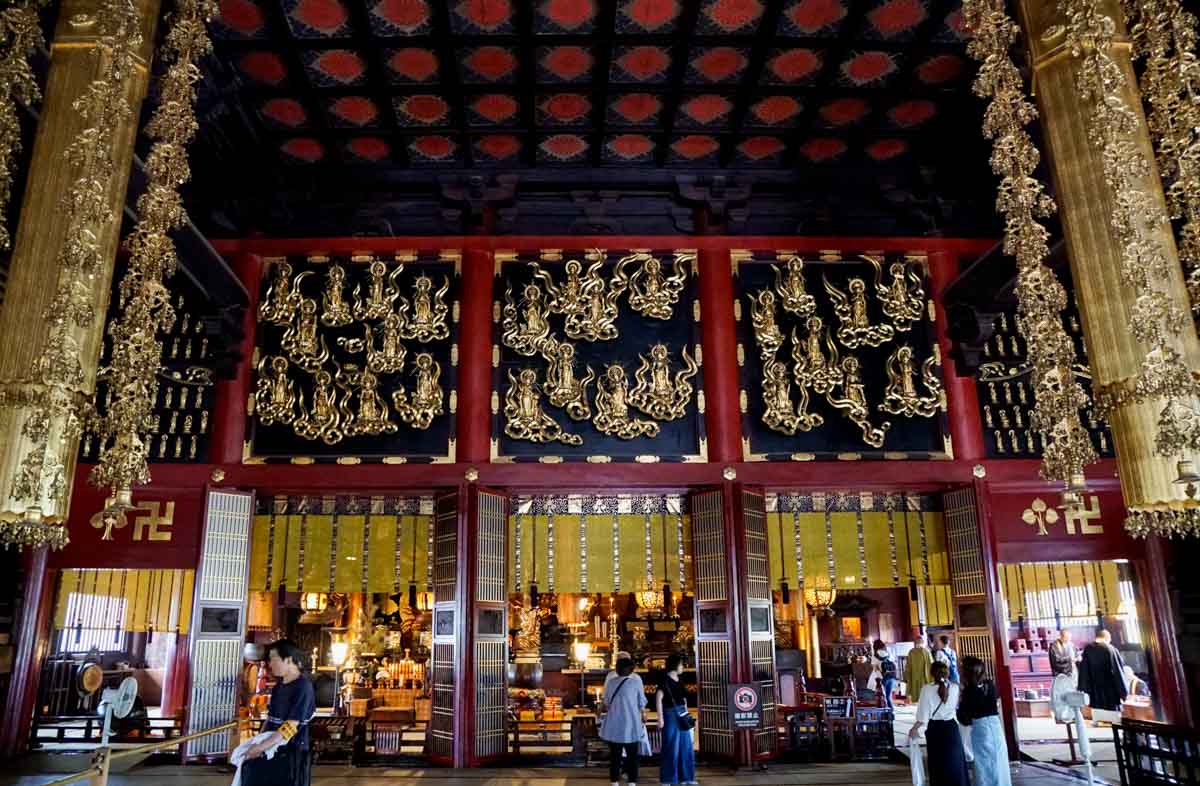 In the Worshipper's Hall of Zenkoji Temple's Main Hall - Nagano Itinerary for Couples Kamikochi Norikura Matsumoto