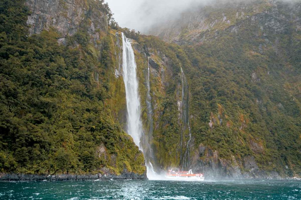 Milford Sound Scenic Cruise - New Zealand Off-peak