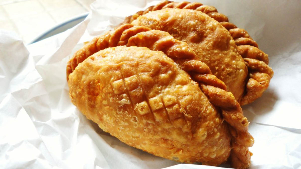 Curry Puff - Singapore Food Guide