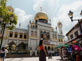 Outside Sultan Mosque in Kampong Glam - Singapore Travel Guide