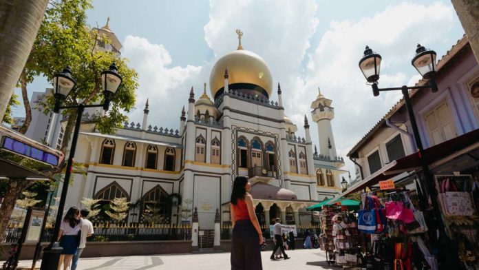 Outside Sultan Mosque in Kampong Glam - Singapore Travel Guide Outside Sultan Mosque in Kampong Glam - Singapore Travel Guide