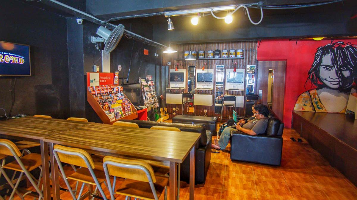 The InnCrowd Backpackers Hostel - Singapore Travel Guide