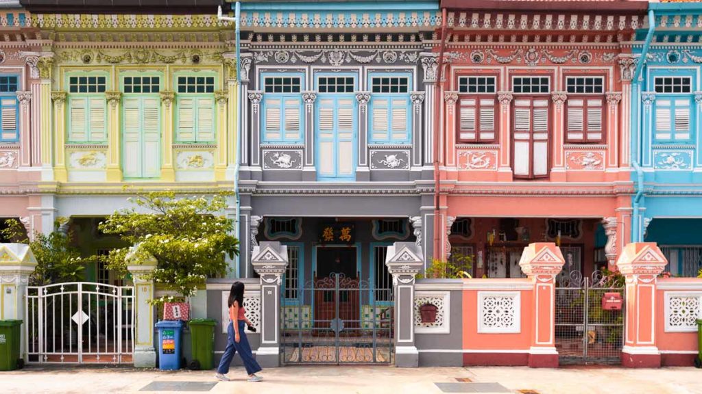 Walking down Joo Chiat Street - Singapore Travel Guide