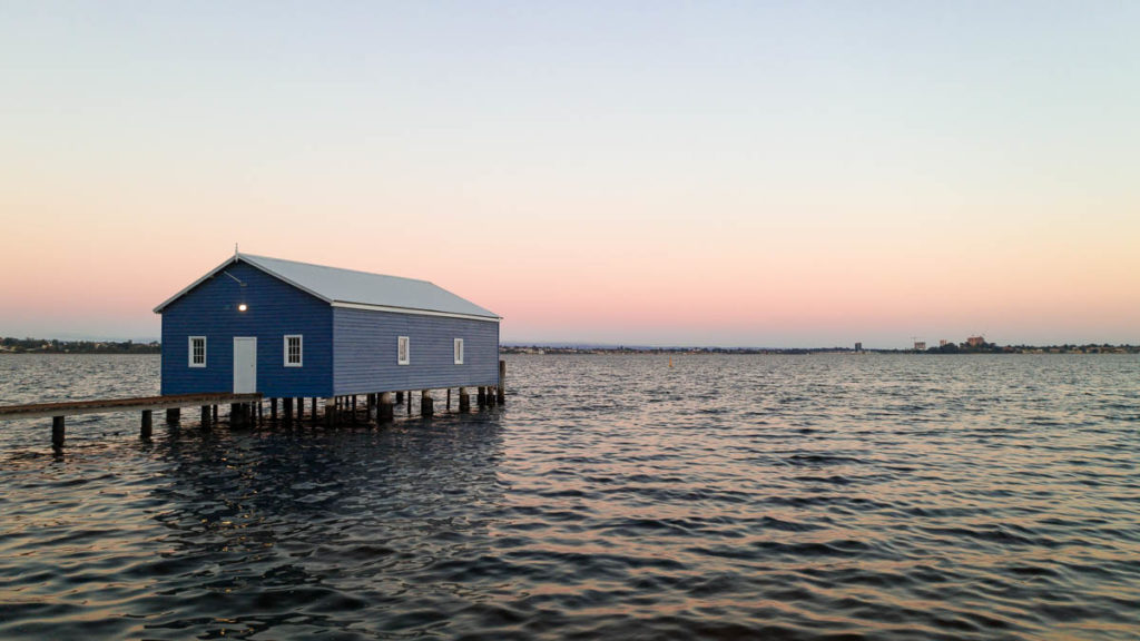 Blue house on the sea - Australia on a budget