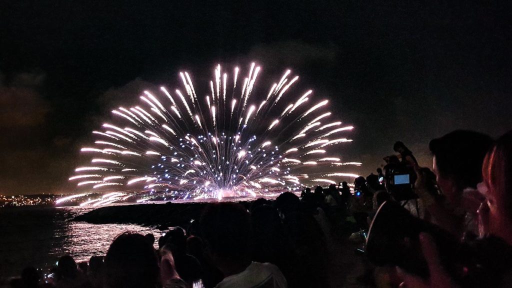 Fireworks chatan beach - Okinawa Guide