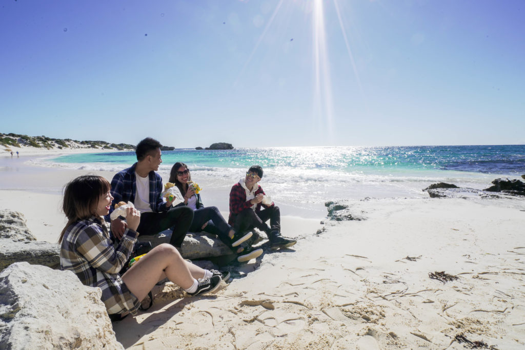 Picnic by the Beach - Australia on a Budget